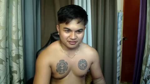 hunkyzeus online show from July 12, 2026, 6:26 am