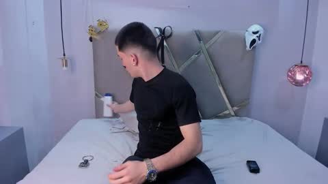 hunterheat_ online show from October 11, 2025, 12:15 pm