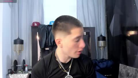 hunterheat_ online show from April 21, 2026, 1:39 pm