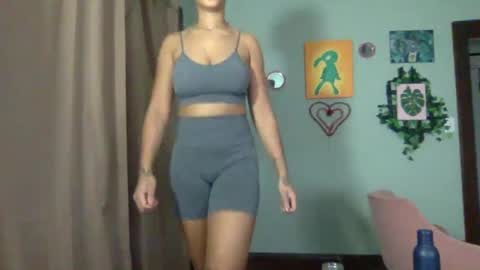 Goddess Hunyy online show from January 8, 2025, 4:11 pm