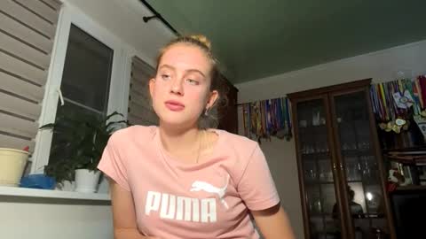 Gloria online show from November 13, 2025, 5:45 pm