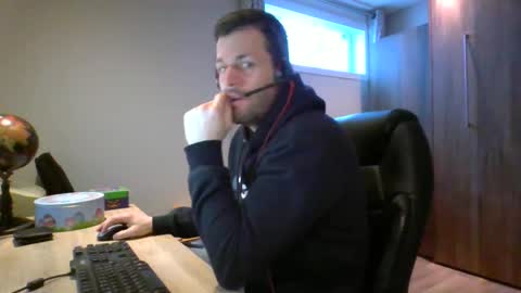 hurley7890 online show from March 12, 2025, 2:34 pm