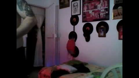 Snapshot of hurtadodirector chatting on May 1, 2026, 5:01 am hurtadodirector online show from May 1, 2026, 5:01 am