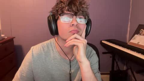 hushimhung online show from March 18, 2026, 11:08 pm