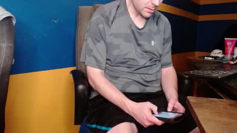 Huskyguy online show from December 16, 2024, 4:02 am