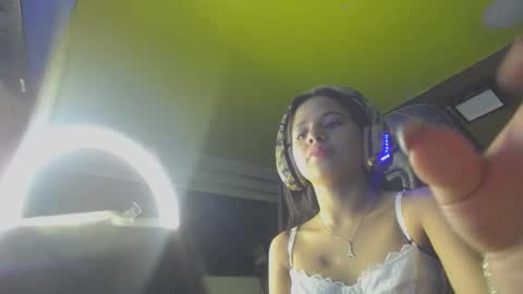 hvad3104 online show from April 26, 2026, 3:37 am