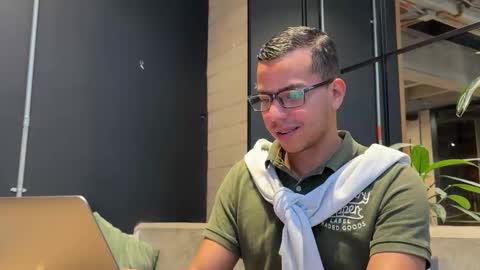 Snapshot of hvm20 chatting on November 20, 2025, 5:34 pm hvm20 online show from November 20, 2025, 5:34 pm