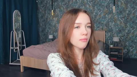 Snapshot of hwadwellingham chatting on June 6, 2026, 7:13 am Lily online show from June 6, 2026, 7:13 am