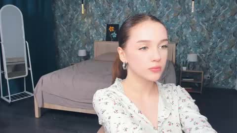 Snapshot of hwadwellingham chatting on June 8, 2026, 7:09 am Lily online show from June 8, 2026, 7:09 am