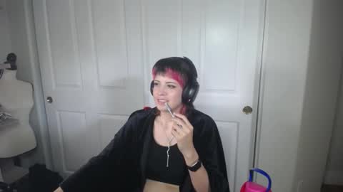 herma online show from February 19, 2025, 9:03 pm