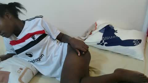 hyacinth_b online show from April 29, 2026, 3:05 pm