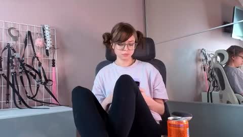 Snapshot of hype_meal_home chatting on June 14, 2026, 5:04 pm Miley. PVT open i have extra prices on nude show online show from June 14, 2026, 5:04 pm