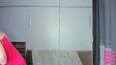 Snapshot of hypnoootic chatting on June 10, 2026, 1:43 pm Jenny online show from June 10, 2026, 1:43 pm