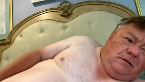 Snapshot of hypnotizing4u chatting on July 27, 2026, 12:45 pm hypnotizing4u online show from July 27, 2026, 12:45 pm