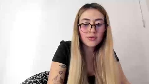 Snapshot of hyunjooo chatting on September 16, 2025, 8:43 pm Hyun Joo online show from September 16, 2025, 8:43 pm