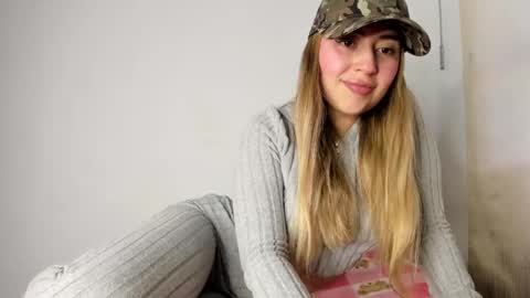 Snapshot of hyunjooo chatting on September 17, 2025, 5:14 pm Hyun Joo online show from September 17, 2025, 5:14 pm