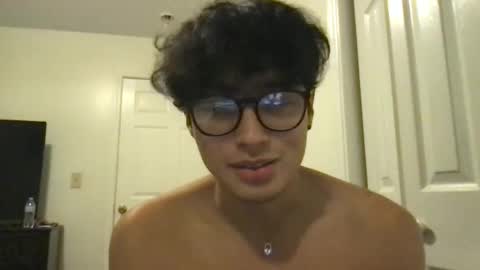 hyunluv online show from September 29, 2025, 5:23 am