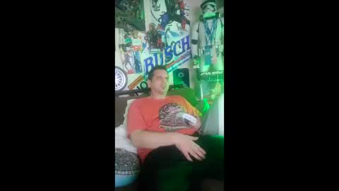 Snapshot of i124nakwitu chatting on April 5, 2026, 8:33 am i124nakwitu online show from April 5, 2026, 8:33 am