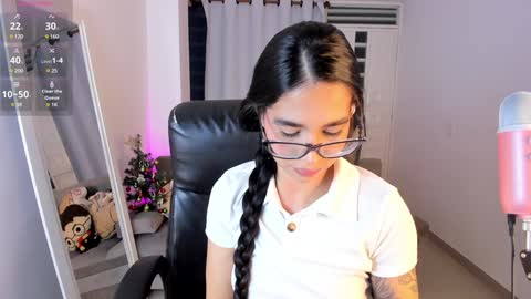Snapshot of i_babbyyy chatting on January 3, 2025, 4:22 am Helloouu im Abigail call me Abi MY NEW SHEDULE IS 1030PM online show from January 3, 2025, 4:22 am
