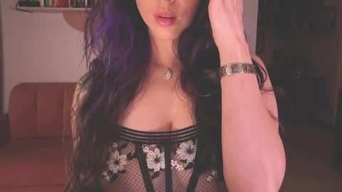 Lana Banana online show from April 9, 2026, 1:27 am