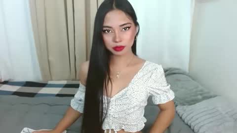 Snapshot of i_dont_bite69 chatting on May 20, 2026, 12:22 pm 25tks and HIT ME UP OR GET ONE OF MY SOCIALS online show from May 20, 2026, 12:22 pm