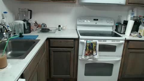 ShortStuff online show from February 10, 2025, 6:45 pm