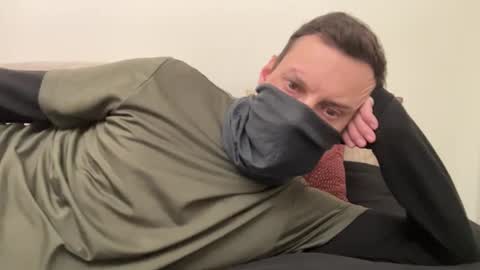 i o ro online show from December 2, 2025, 8:08 am