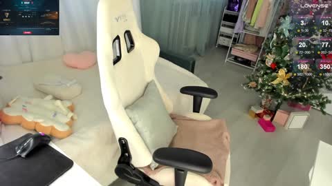 HiI am  EvaPVT is open  online show from January 14, 2025, 1:49 pm