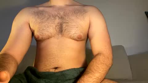 iam4u100 online show from February 12, 2025, 9:31 am