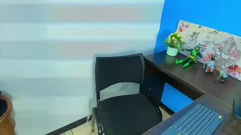 Iam Smith  online show from March 6, 2026, 4:20 am