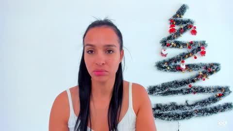 iam_your_fantasy online show from January 3, 2025, 7:18 pm