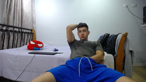 iam_yourbabyprincess_xd online show from February 14, 2025, 9:45 am