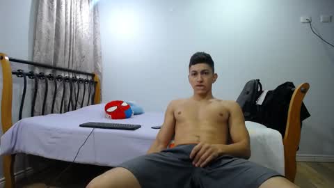 iam_yourbabyprincess_xd online show from February 24, 2025, 3:44 am