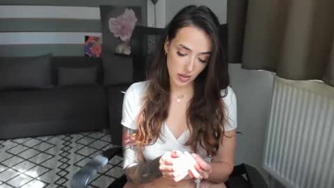 Baby Gal online show from September 23, 2025, 7:44 am