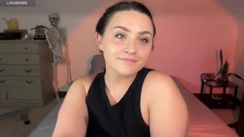 Crystal online show from February 8, 2025, 4:36 am