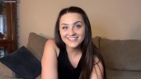 Crystal online show from February 8, 2025, 8:53 pm