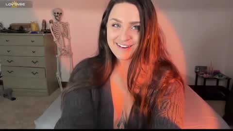 Crystal online show from March 1, 2025, 4:58 am