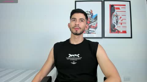  INDEPENDENT MODEL online show from March 7, 2025, 11:49 pm