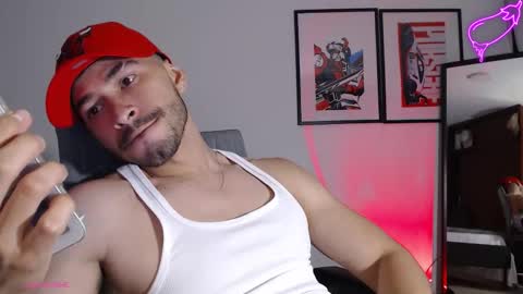  INDEPENDENT MODEL online show from December 2, 2025, 4:51 am