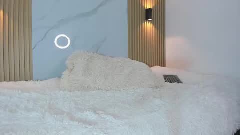 Juliiiiian online show from February 18, 2025, 2:27 pm