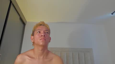 Juliiiiian online show from November 15, 2025, 11:51 am