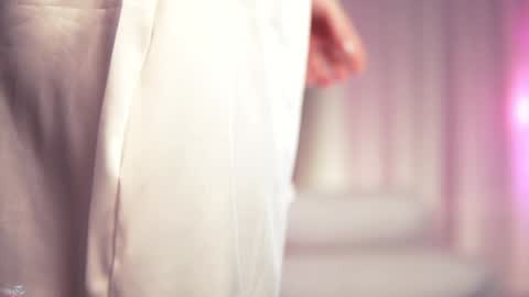 Nina  online show from December 1, 2024, 6:52 pm