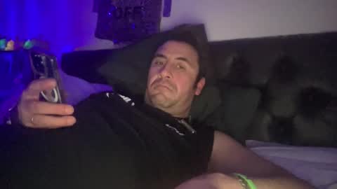 iamtheparty200 online show from December 17, 2025, 8:20 am