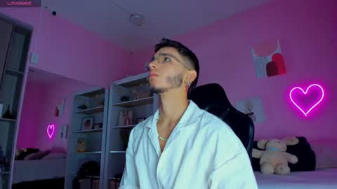 IAN CASTILLO online show from March 11, 2025, 11:12 am