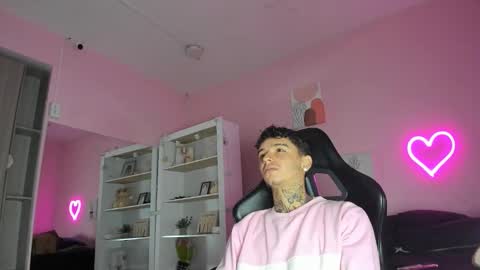 IAN CASTILLO online show from October 7, 2025, 11:07 am