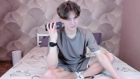 Ian Flor online show from April 9, 2026, 3:06 pm