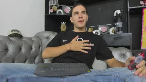 Ian online show from March 1, 2025, 10:42 pm