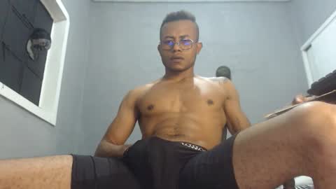 Snapshot of ian_tuner chatting on December 5, 2024, 10:12 pm ian_tuner online show from December 5, 2024, 10:12 pm