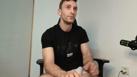 Snapshot of ianandersson27 chatting on April 28, 2026, 5:01 am Ian Andersson online show from April 28, 2026, 5:01 am