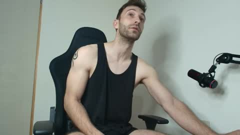 Snapshot of ianandersson27 chatting on May 5, 2026, 5:04 am Ian Andersson online show from May 5, 2026, 5:04 am